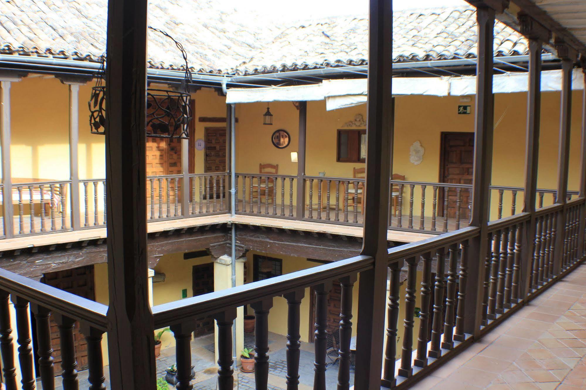 Casa Palacio Conde De Garcinarro Huete Exterior photo