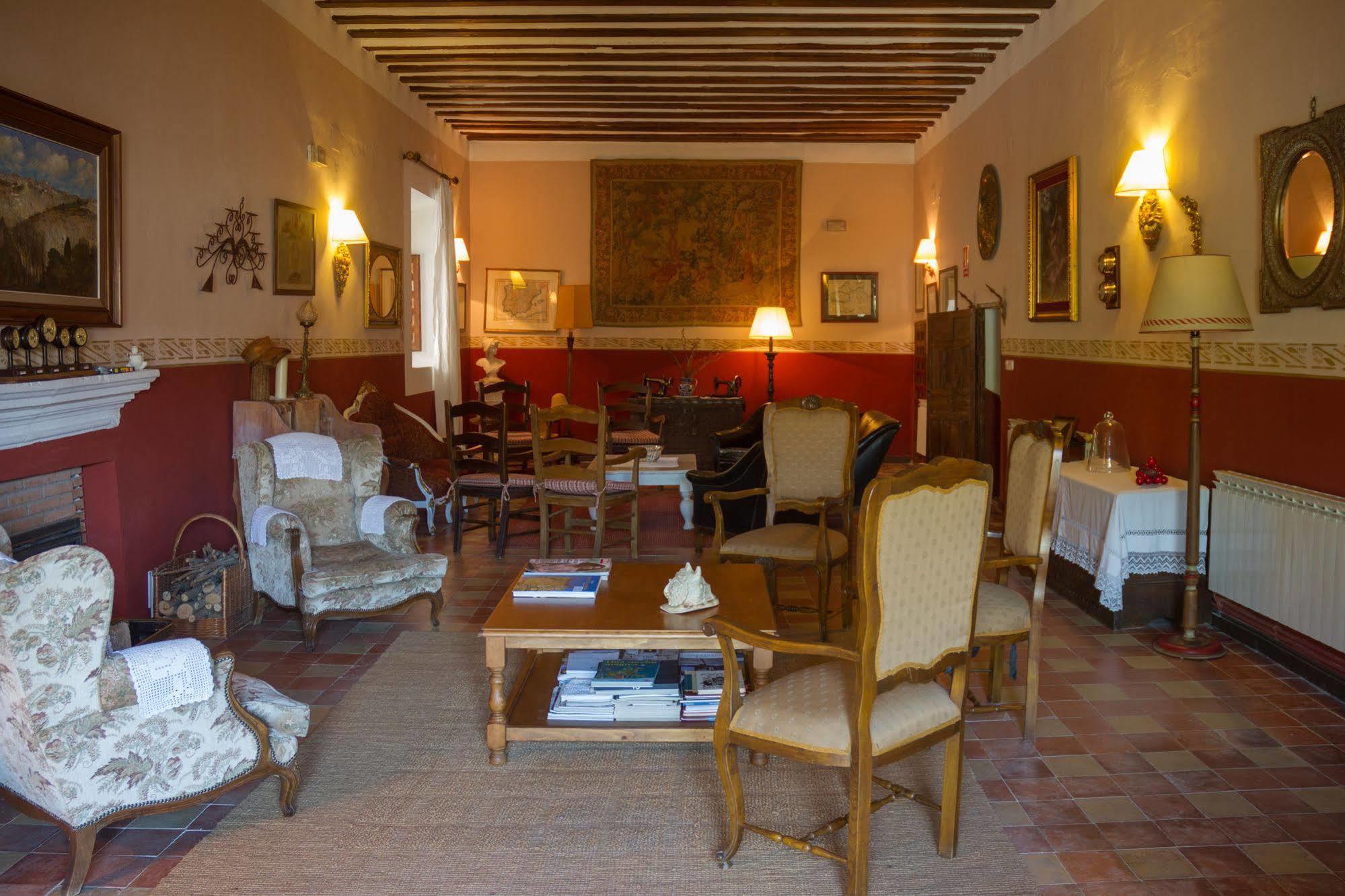 Casa Palacio Conde De Garcinarro Huete Exterior photo